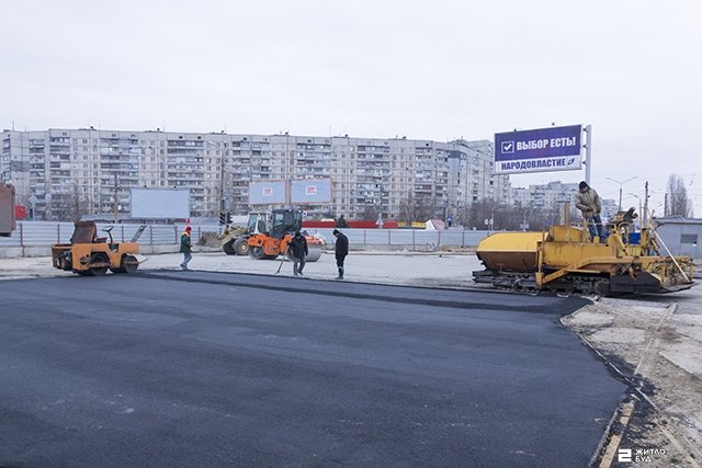 Сегодня вечером откроется движение по перекрестку у станции метро «Героев Труда»