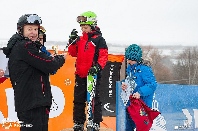Фотоотчет о награждении победителей горнолыжного Кубка LuckySki 2017, который проходит при поддержке «Жилстрой-2»
