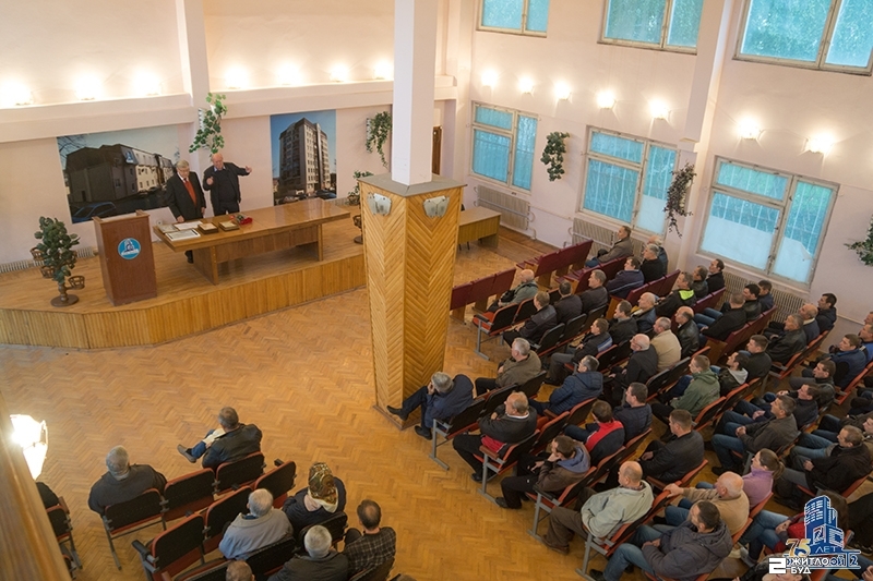 Юрий Кроленко поздравил коллектив производственно-комплектовочного центра «Жилстрой-2» с юбилеем компании