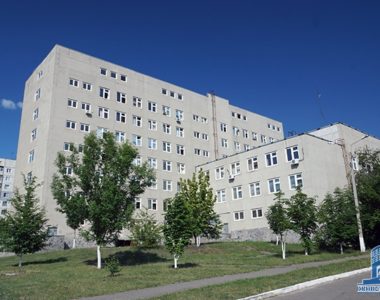 Городская поликлиника №10, ул. Метростроителей, 3, 1995 г.