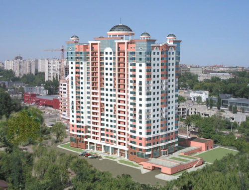 У продажу паркомісця паркінгу ЖК “Будинок з Ротондами”