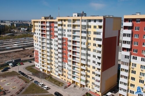 В одиннадцатой секции ЖК “Меридиан” продолжаются работы по благоустройству придомовой территории