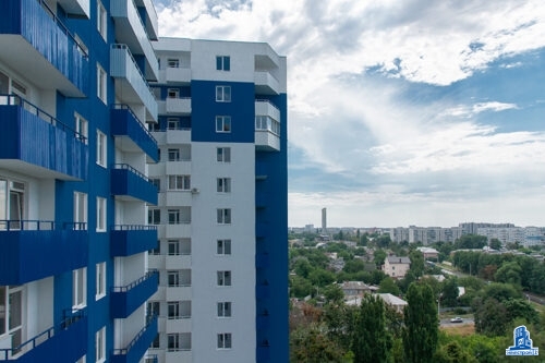 В третьей секции ЖК “Дом на Зерновой” ведется оштукатуривание мест общего пользования